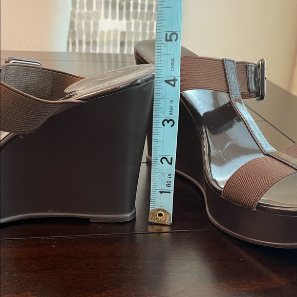 Charles By Charles David Brown Wedge Sandals - Picture 5 of 10